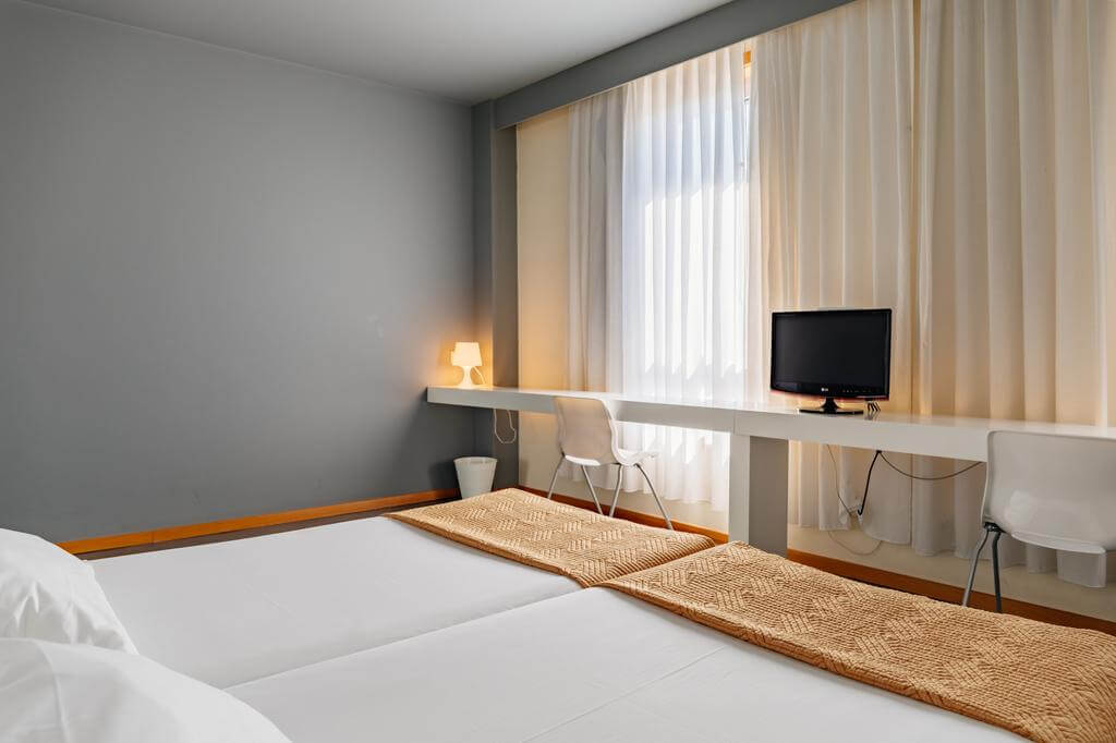 Basic Braga by Axis, Braga