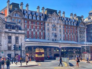 victoria station london t20 pRb19j